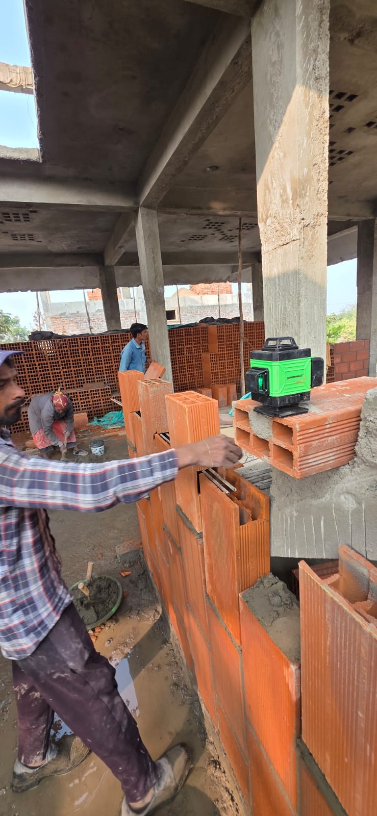 Precision leveling work during construction